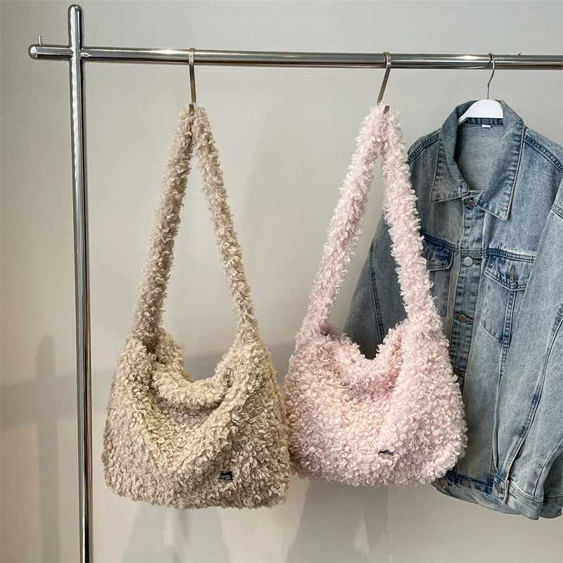 Cute Sweet Small Batch Faux Lamb Wool Tote Bag for Women 2025 Thick Soft Designer Luxury Bag Large Capacity Versatile Shoulder Z251104
