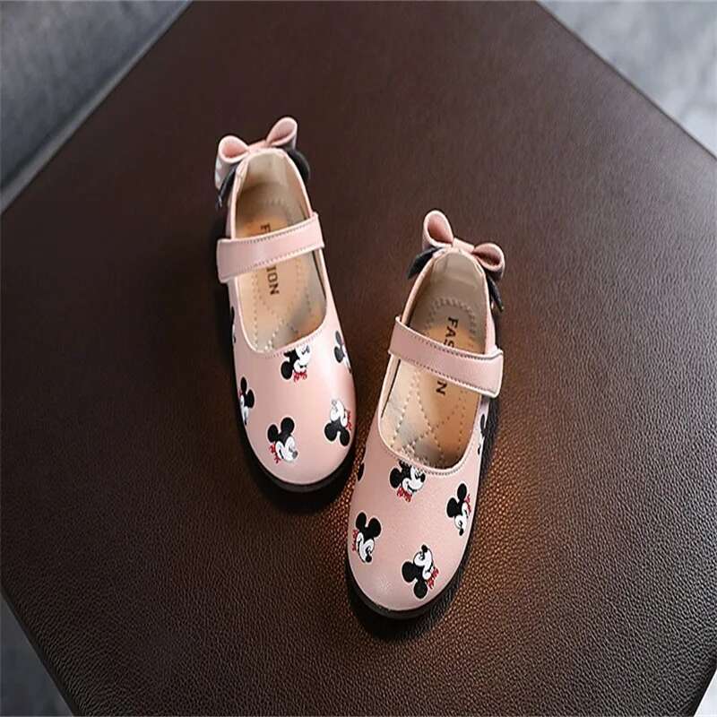 2025 new casual children's mouse shoes, girls' outdoor leather, children's designer fashion, flat shoes, soft