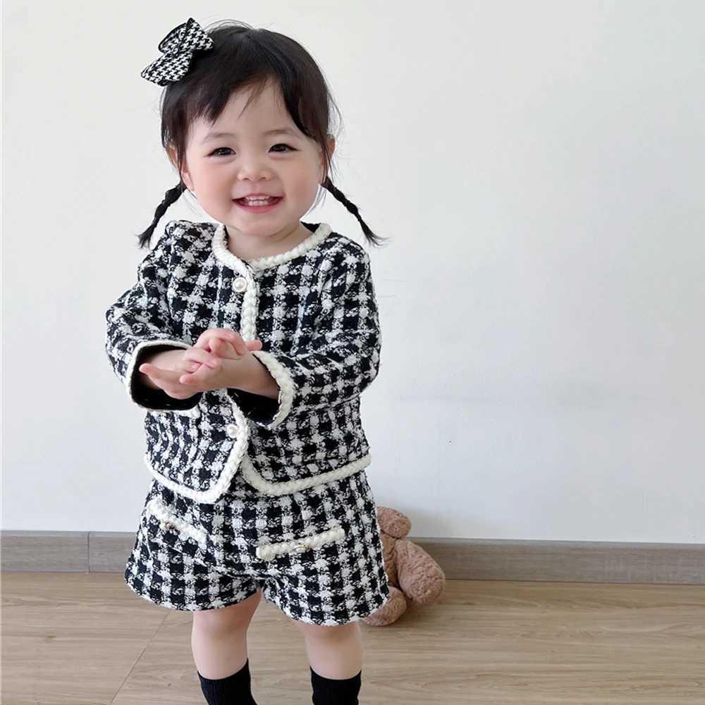 Two Piece Set For Spring And Autumn New Baby Boys And Girls Tweed Black Plaid Long Sleeved Shirt With Open Coat And Short Pant Y251105