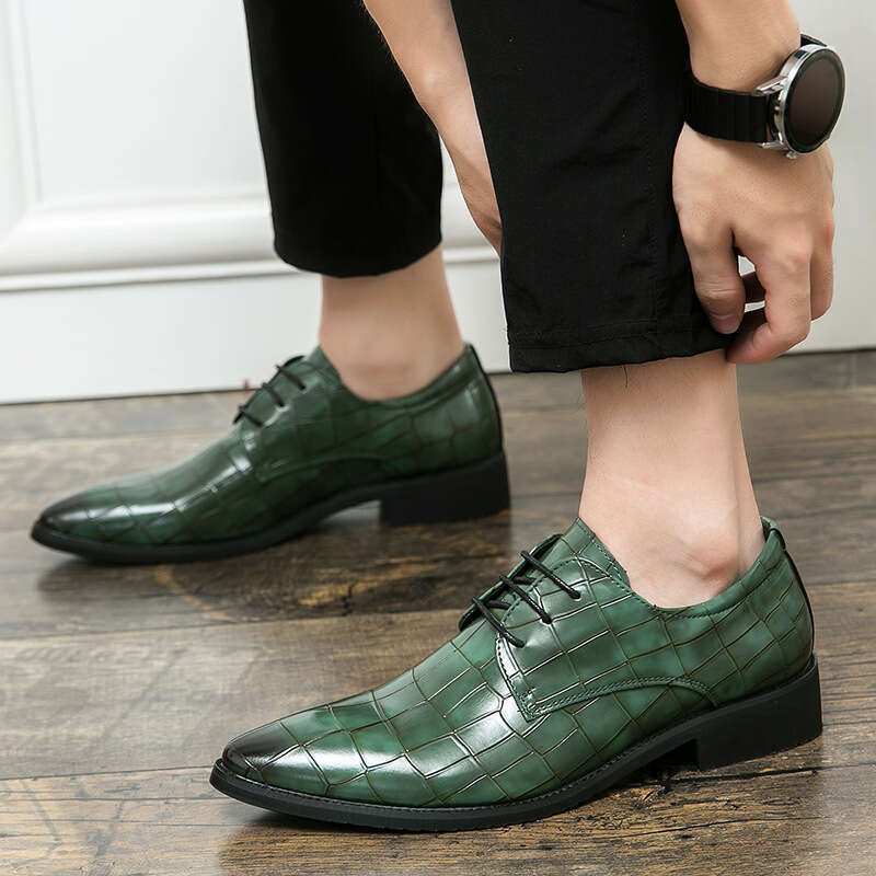 Large pointed for men's 38-48 green wedding shoes, British business dress leather shoes