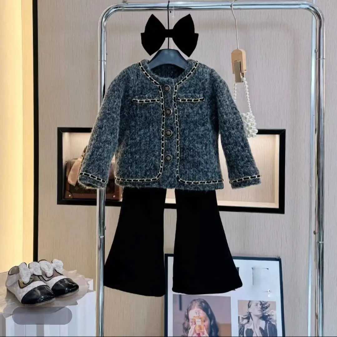Girls Little Fragrant Wind Autumn/Winter Set 2025 New Cotton Warm Jacket Childrens Velvet Micro Pull Pants Two Piece Set Y251105
