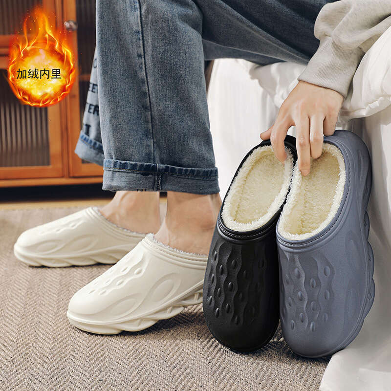 Large size slippers men in winter 2023, suitable indoor living, anti slip, waterproof, warm and thick bottom, made of plush cotton for home use