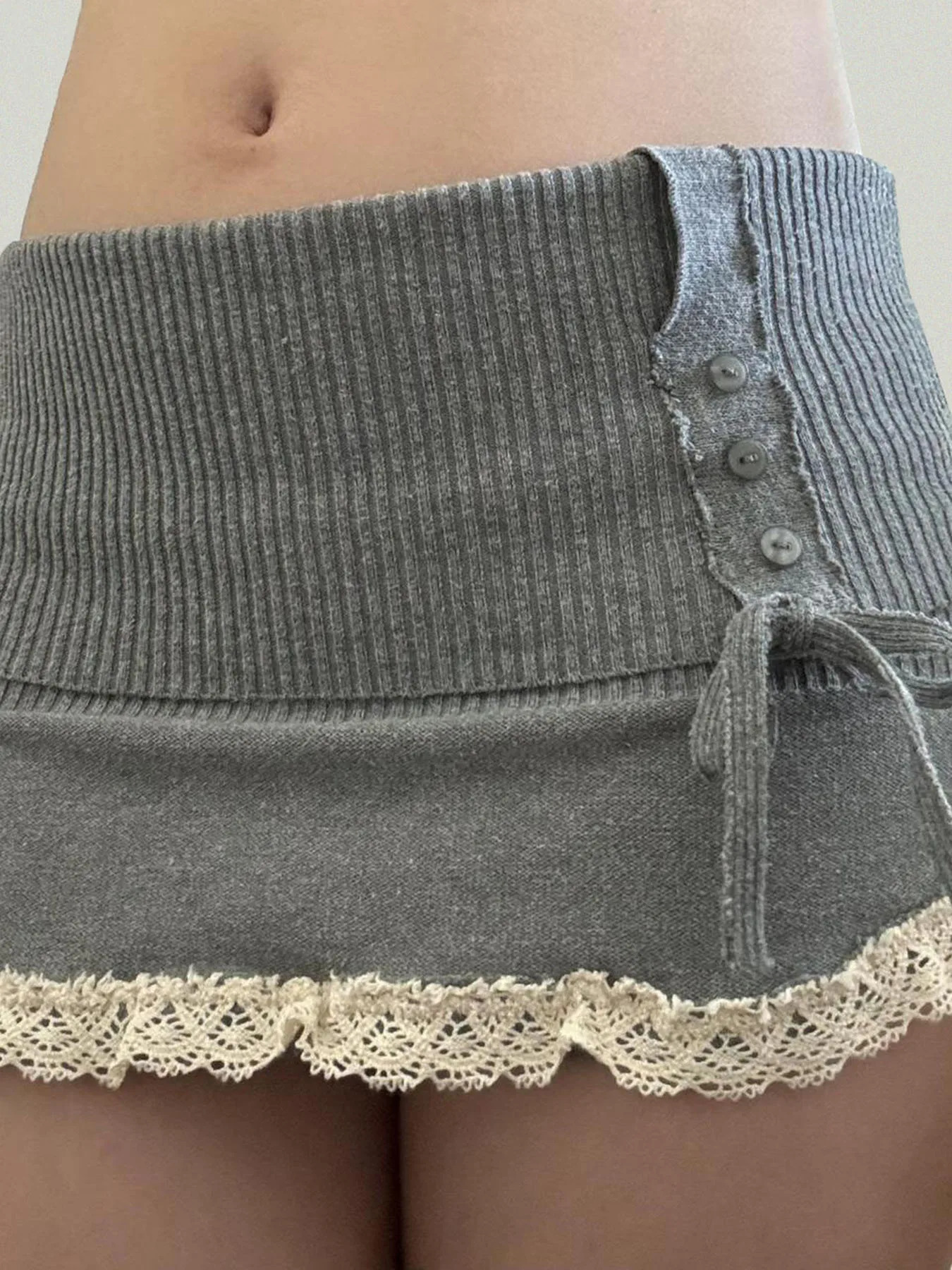 Simple casual solid lace border bow for women mini knit fashion fully matched cute shorts 250401