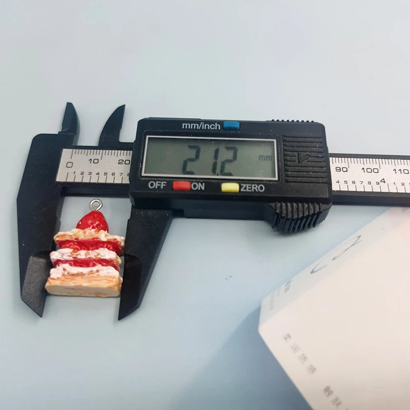 10 pieces of Korean red strawberry cake resin charm used for jewelry making hanging craft DIY earrings keychain P144 250325