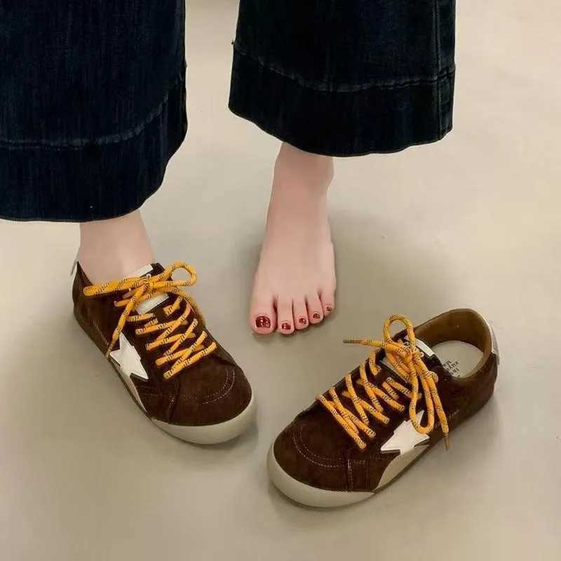 Low-Top Casual Sport Shoes Spring Autumn Wens New Style Star Lace Up Thick Soled Board Shoes Versatile Flats Wen Shoes Y251105