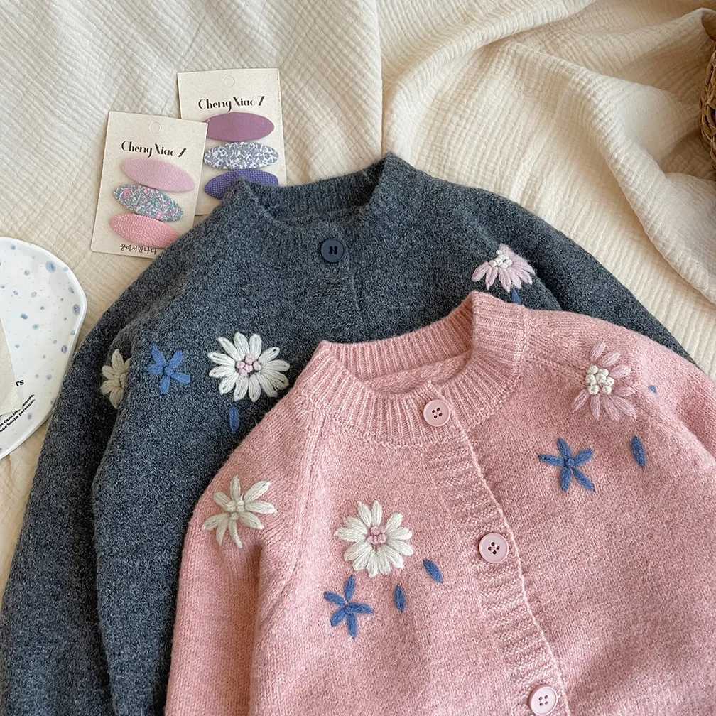 Autumn New Kids Solid Color Sweater Color Hook and Flower Korean Version Girls Outerwear Cardigan Embroidered Sweater JacketT251105