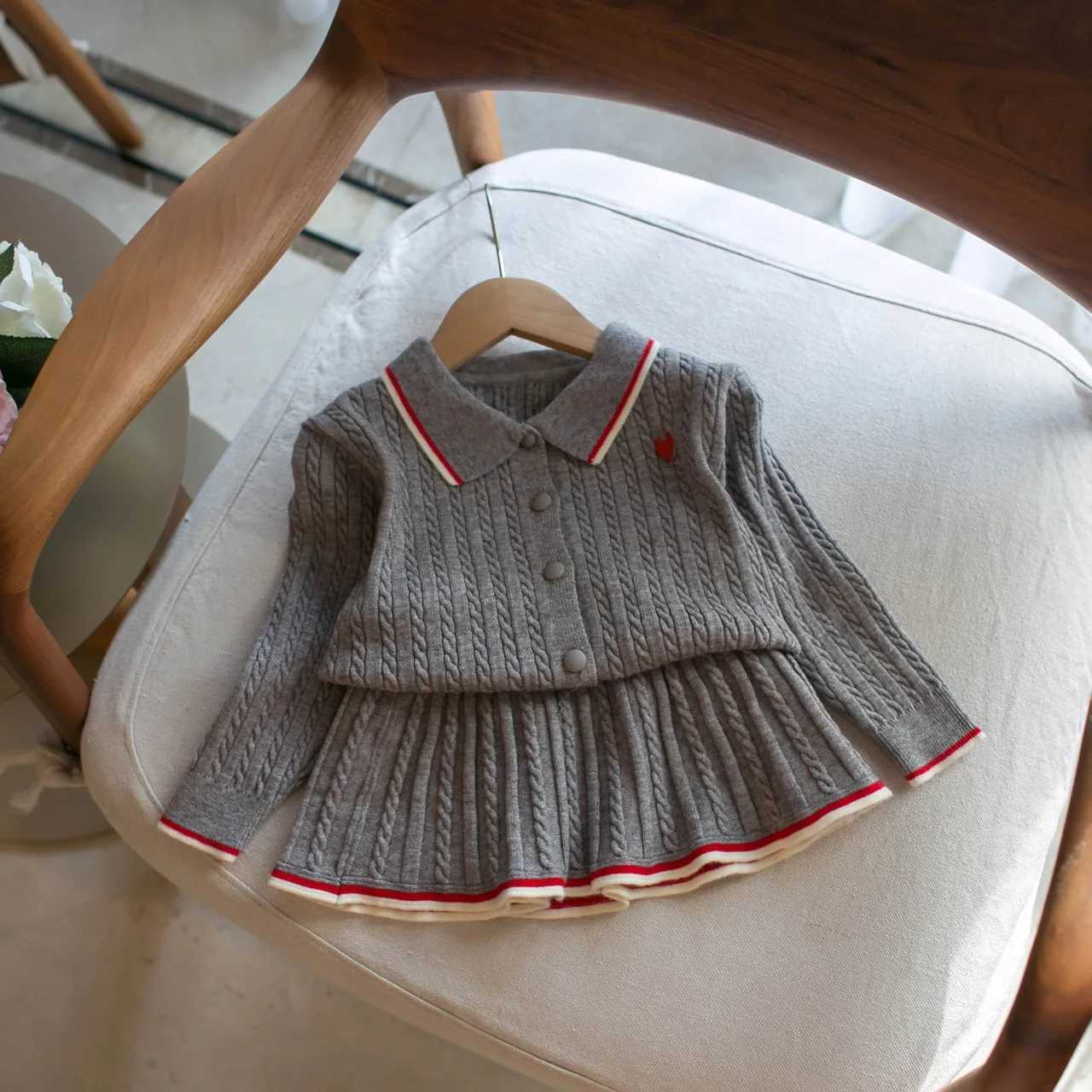 2025 Autumn/Winter Girls Campus Style Flip Collar Cardigan Sweaterpleated Skirt Two-piece Set Kids Suits School Uniform 2-6Y Y251105