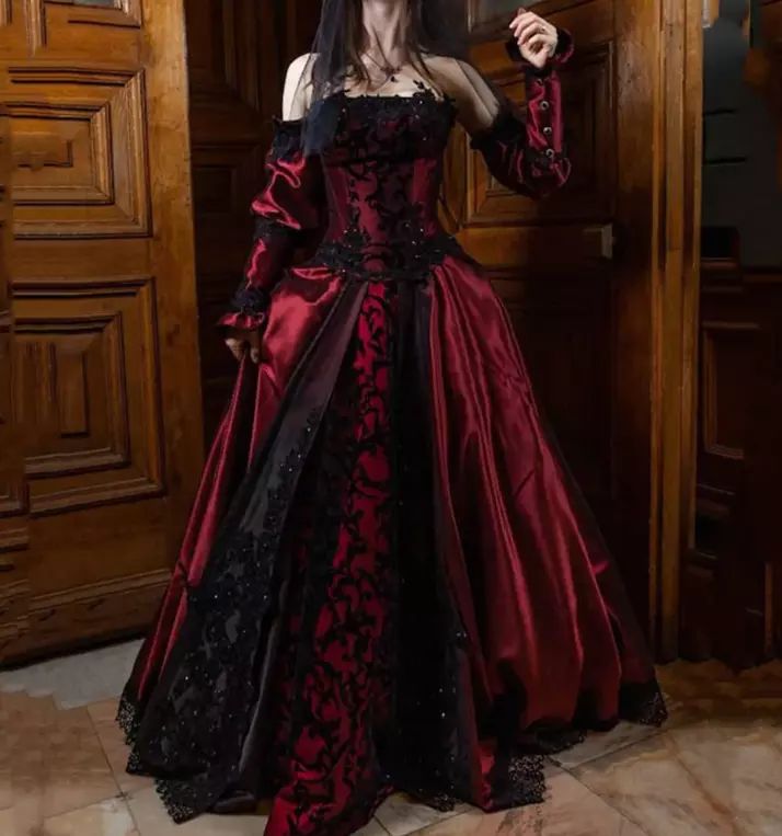 Gothic Black And Dark Red Wedding Dresses Strapless Corset A-Line Long Vintage Bridal Gown Removable Sleeves Medieval Steampunk Halloween Costume