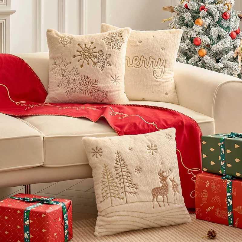 Christmas Throw Pillow Covers Soft Plush Faux Fur Embroidery Decorative Cushion Cover for Couch Bedroom Holiday Festivals Winter Y251105