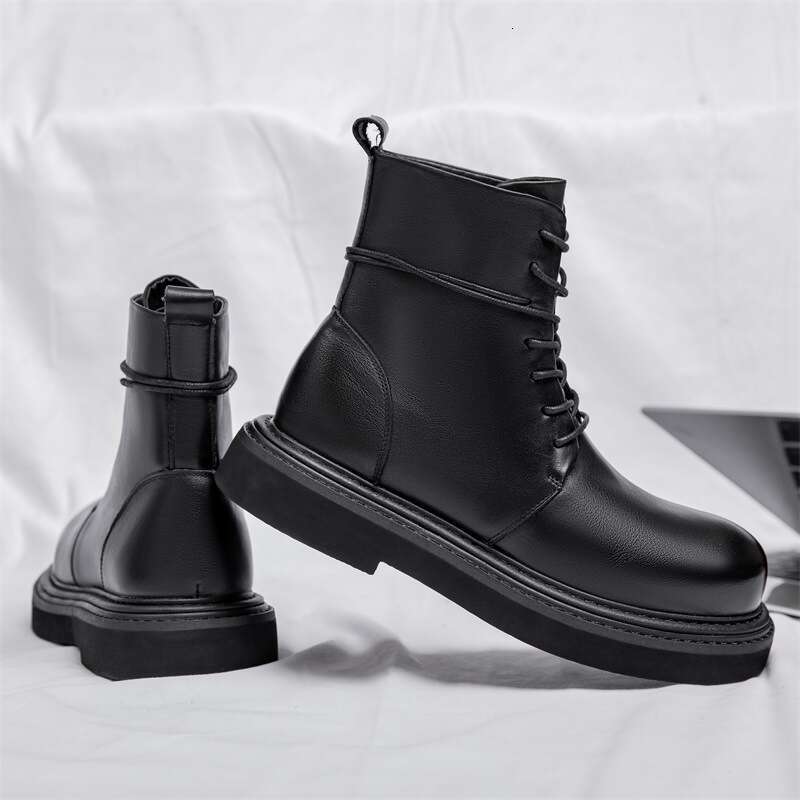 2022 thick soled lace up black high shoes men's trendy British style versatile Martin cowhide mid top boots