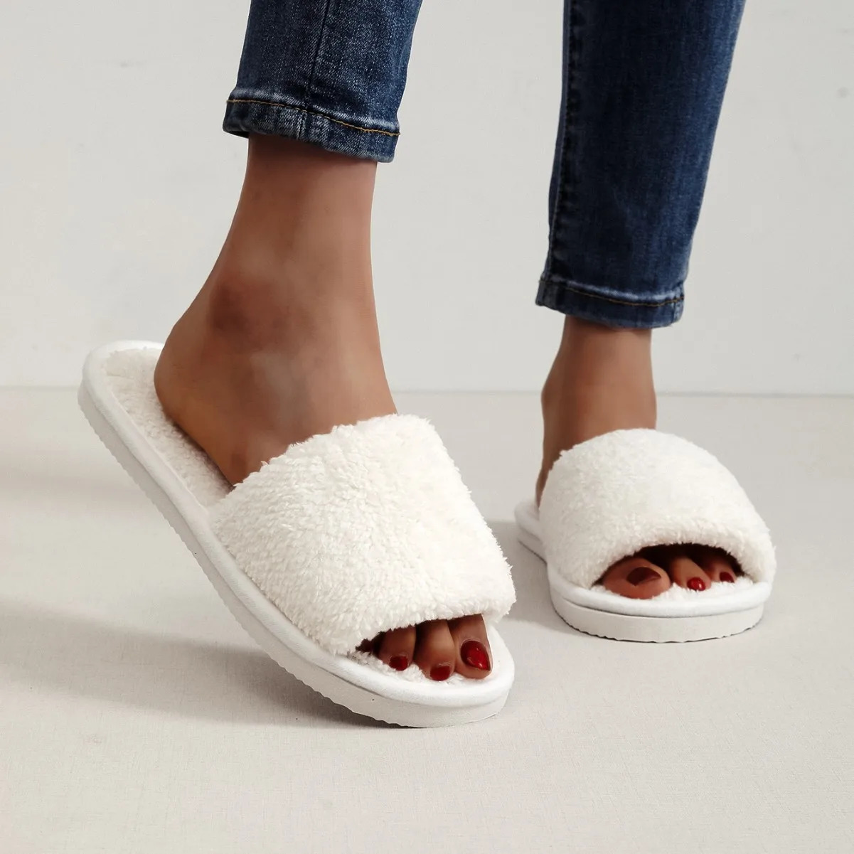 Four Seasons Womens Home Slippers Opening White Fur Slides Warm Plush Sandals Female Comfortable Lightweight Flat Shoes 251031