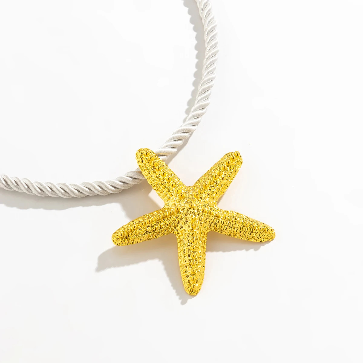 IngeSightZ Exaggerated Big Starfish Pendant Necklace for Women Punk White Thick Rope Chain Choker Necklace Party Jewelry Gift 251031