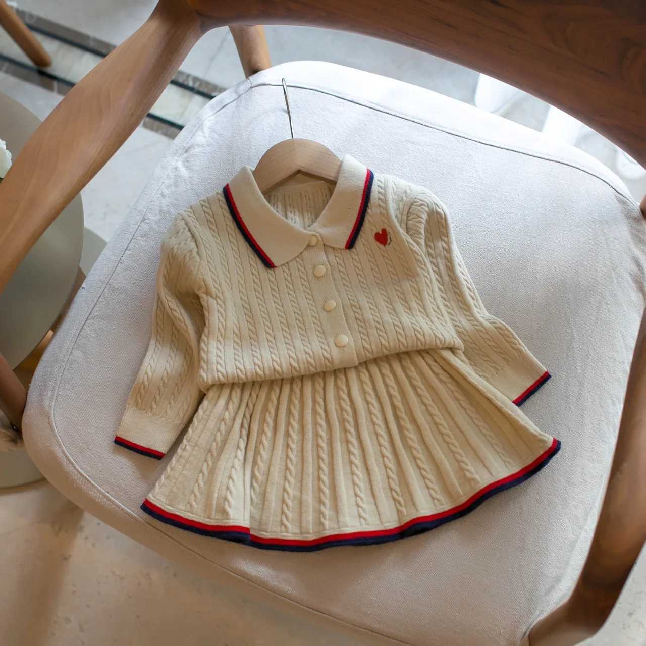 2025 Autumn/Winter Girls Campus Style Flip Collar Cardigan Sweaterpleated Skirt Two-piece Set Kids Suits School Uniform 2-6Y Y251105