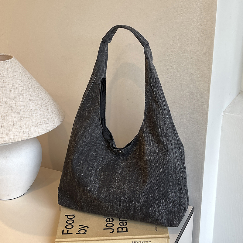 New autumn women's simple, casual, fashionable, luxurious party handbag, large capacity crossbody bag, essential shoulder bag for college student