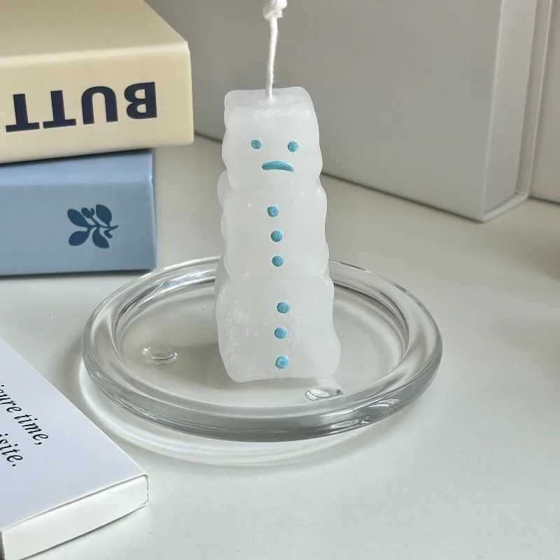 Cute Snowman Shaped Scented Candle Minimalist Design Adorable Decorative Home Accent and Cozy Holiday Aromatherapy Gift C251105