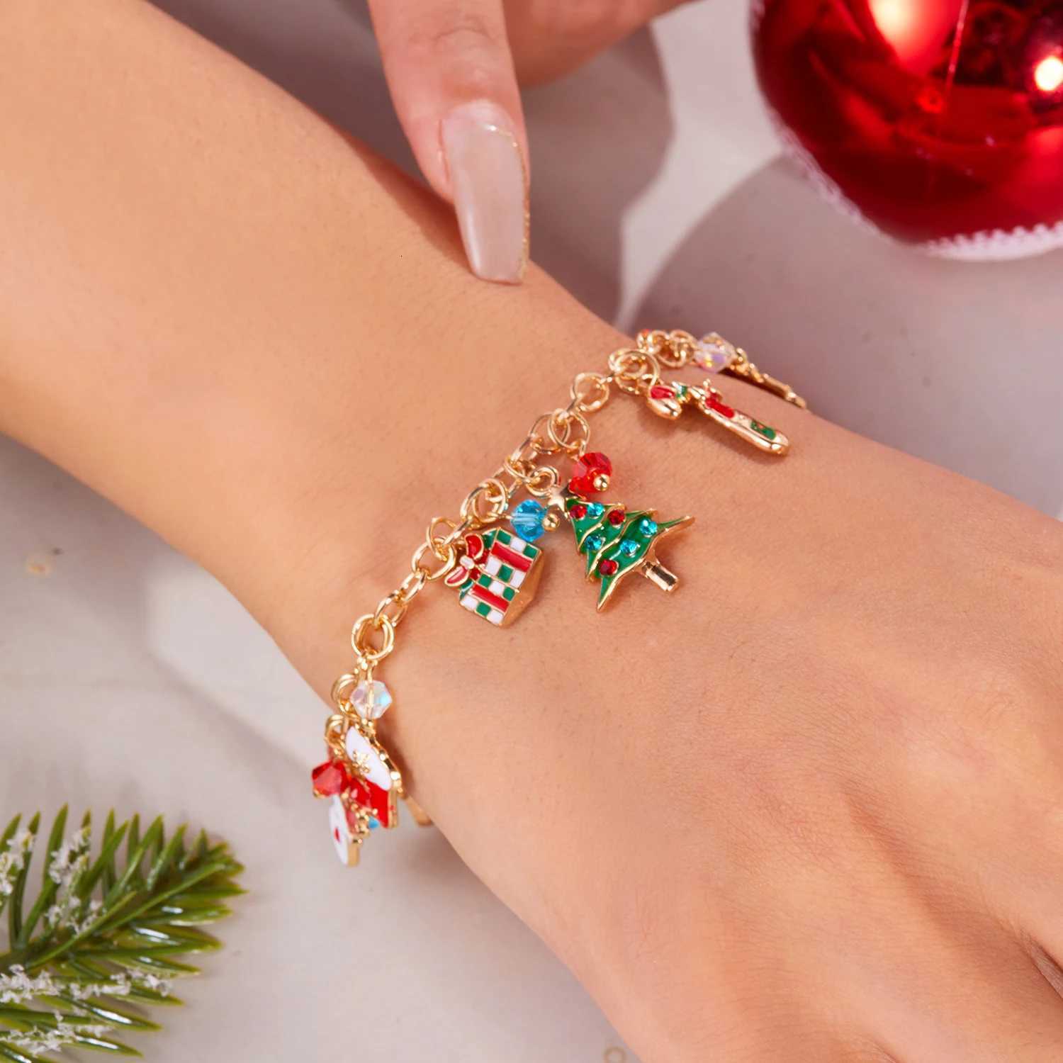 Cute Christmas Series Santa Claus Tree Elk Pendant Bracelets for Women Handmade OT Chain Thanksgiving Xmas Party Jewelry GiftsXJ251105