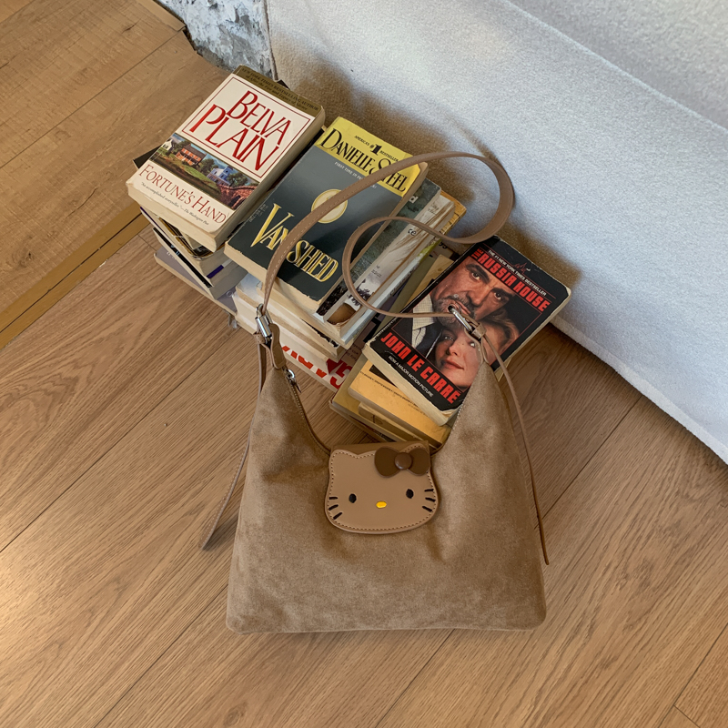 Spring women's fashionable, simple, casual, luxurious party handbag, large capacity crossbody bag, essential shoulder bag for college students sh