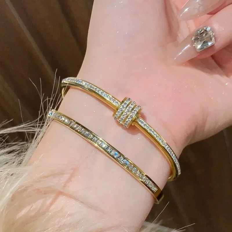 Titanium Steel Gold Silver Color Bangles for Women Girls Trend Waterproof Jewelry Luxury Sparkling Zircon Bracelet BangleXJ251105
