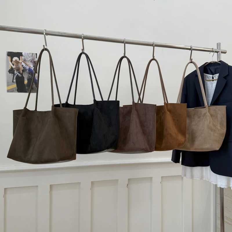 LEFTSIDE Women Faux Suede Shoulder Bag 2025 Winter Retro Soft Tote Bag Luxury Designer Trend Female High Capacity Handbags Z251104