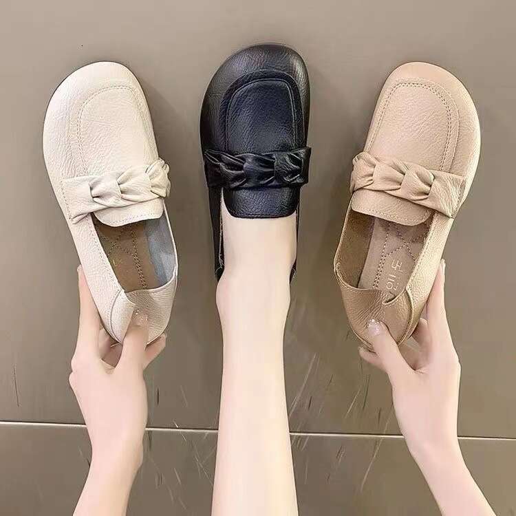 Waterproof outer wearing soft sole lazy shoes, spring autumn can be stepped on with one heel, casual and non slip flat bottomed four season bean singl