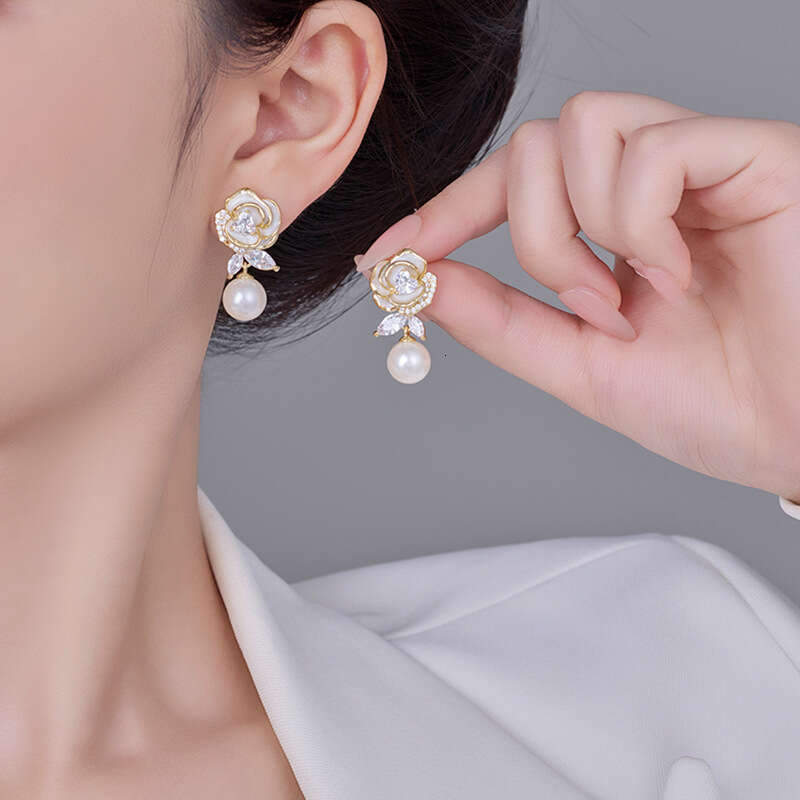 French Style Glazed Camellia Pearl S925 Silver Needle High-end Simple Fashion Stud Elegant Sweet Earrings