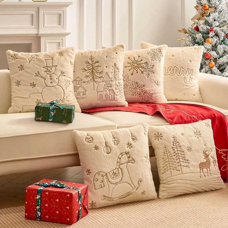 Christmas Throw Pillow Covers Soft Plush Faux Fur Embroidery Decorative Cushion Cover for Couch Bedroom Holiday Festivals Winter Y251105