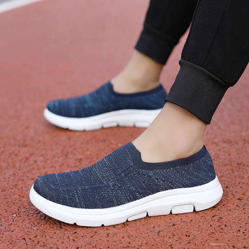 Large size Flyknit couple's walking 35-48 new mesh breathable mom trendy casual sports shoes