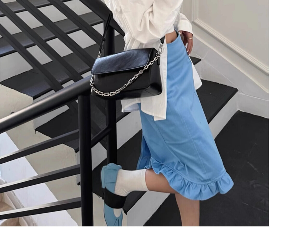 2025 New Spring Beige Color Chain Design Crossbody Glossy Cow Leather Women Messenger Bag 2 Straps Daily-Use Purse