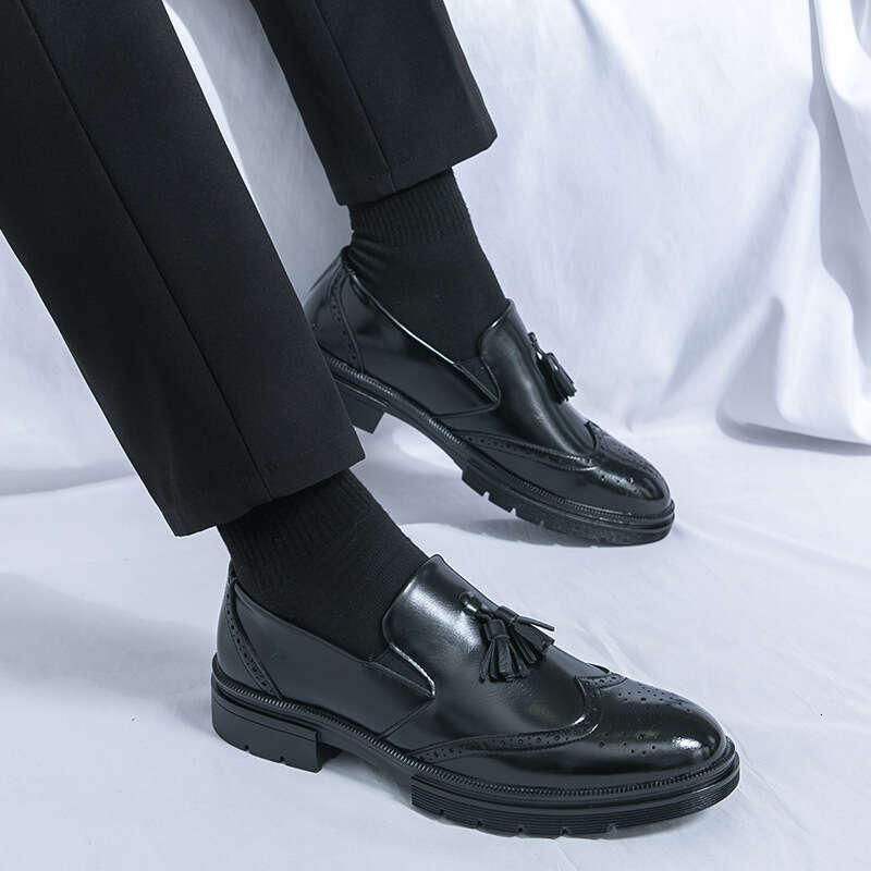 Large size fringed fashionable business formal British style Blok carved leather shoes, groom's wedding shoes