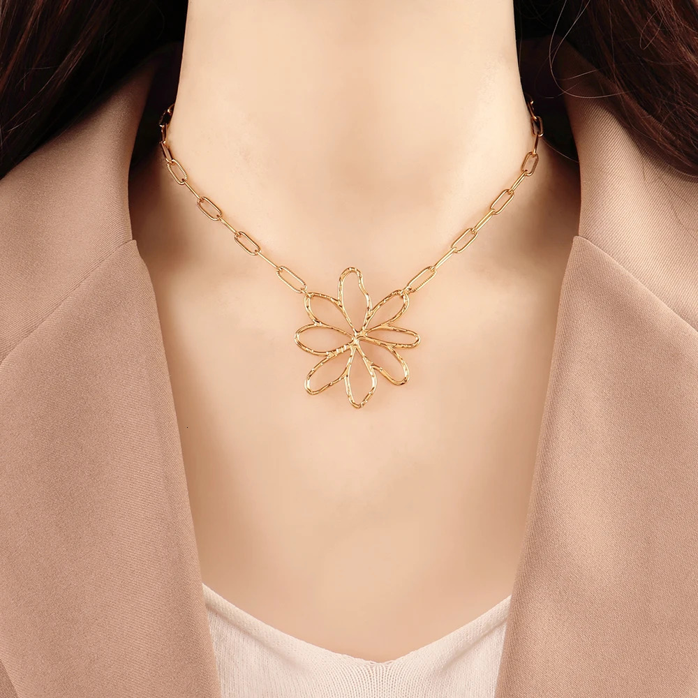 316L Stainless Steel Big Flower Pendant Necklace For Women Fashion Flower Charms Chain Necklaces Women Jewelry Gift 251031