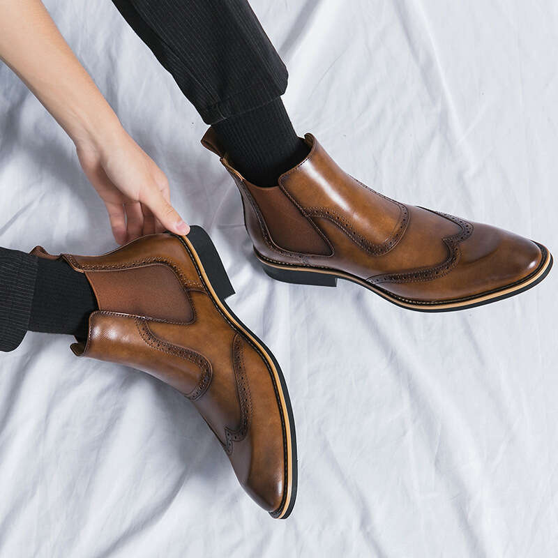 Large size new Martin fashionable men's autumn and winter leather boots trend British Chelsea mid top casual shoes