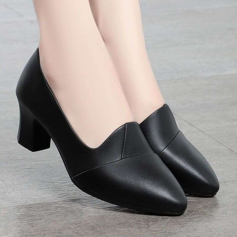 Leather shoes girls commuting in 2024, popular models, soft leather mothers, new styles for spring autumn, medium coarse, custom-made shoes, versatile
