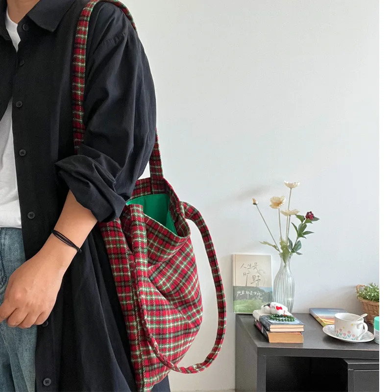 Contrast Color Plaid Wool Shoulder Bags for Women Fall Winter Portable Casual Tote Bag Large Capacity Female Christmas Handbags 251104