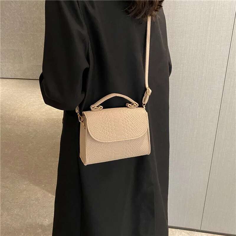 2025 new handbag felt crocodile pattern indentation niche fashion design small square shoulder bag