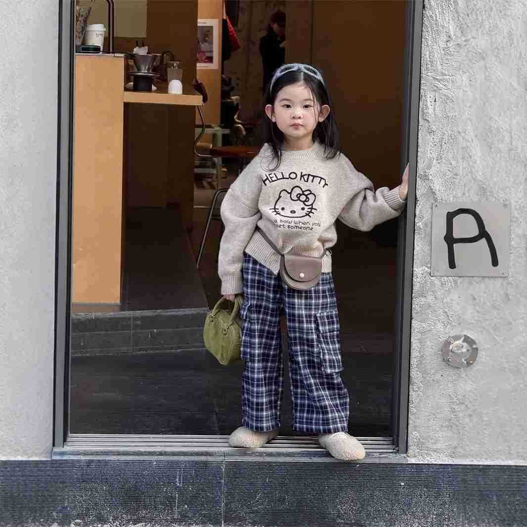 Sanrio 2025 Winter New Korean Style Girls KT Cat Embroidered Sweater Fashion Cute Thick Knitted Button Top H251105