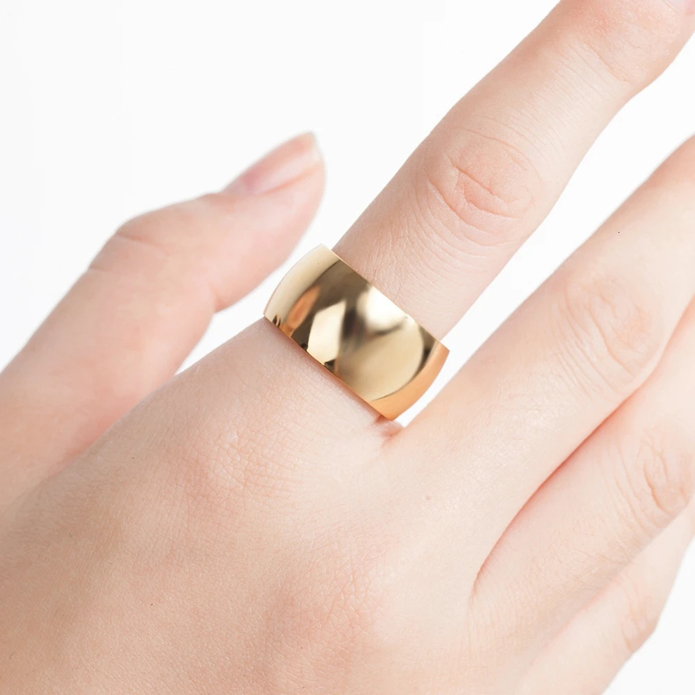 TYO Fashion Round Charm Jewelry Stainless Steel Ring For Women Men Couple Punk Finger Ring Wedding Party Birthday Gift Wholesale 251031