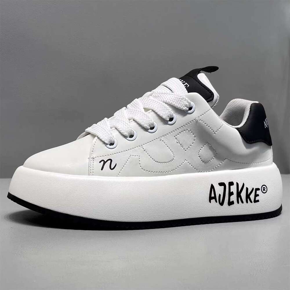 Men's 2025 Autumn Winter New Versatile Fashionable High-End White Casual Comfortable Thick-Soled Trendy Shoes Internet Celebrity Hot Item