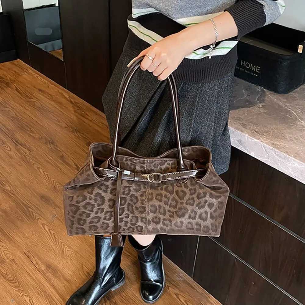 Trendy PU Leopard Print Tote Bag Versatile Large Capacity Womens Shoulder Bag Casual Satchel Daily Z251104