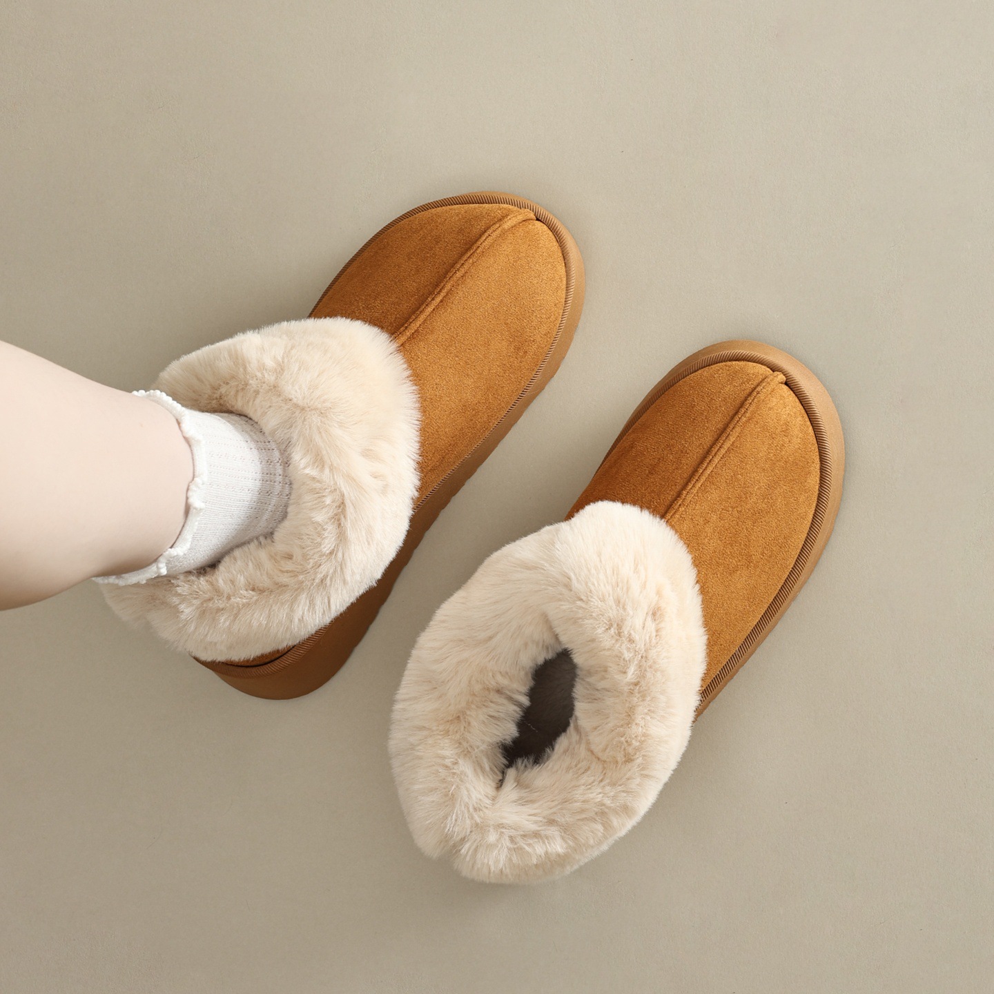 2025 New style thick-soled fleece-lined warm snow boots; non-slip short boots; fleece-lined warm parent-child fluffy heeled cotton slippers