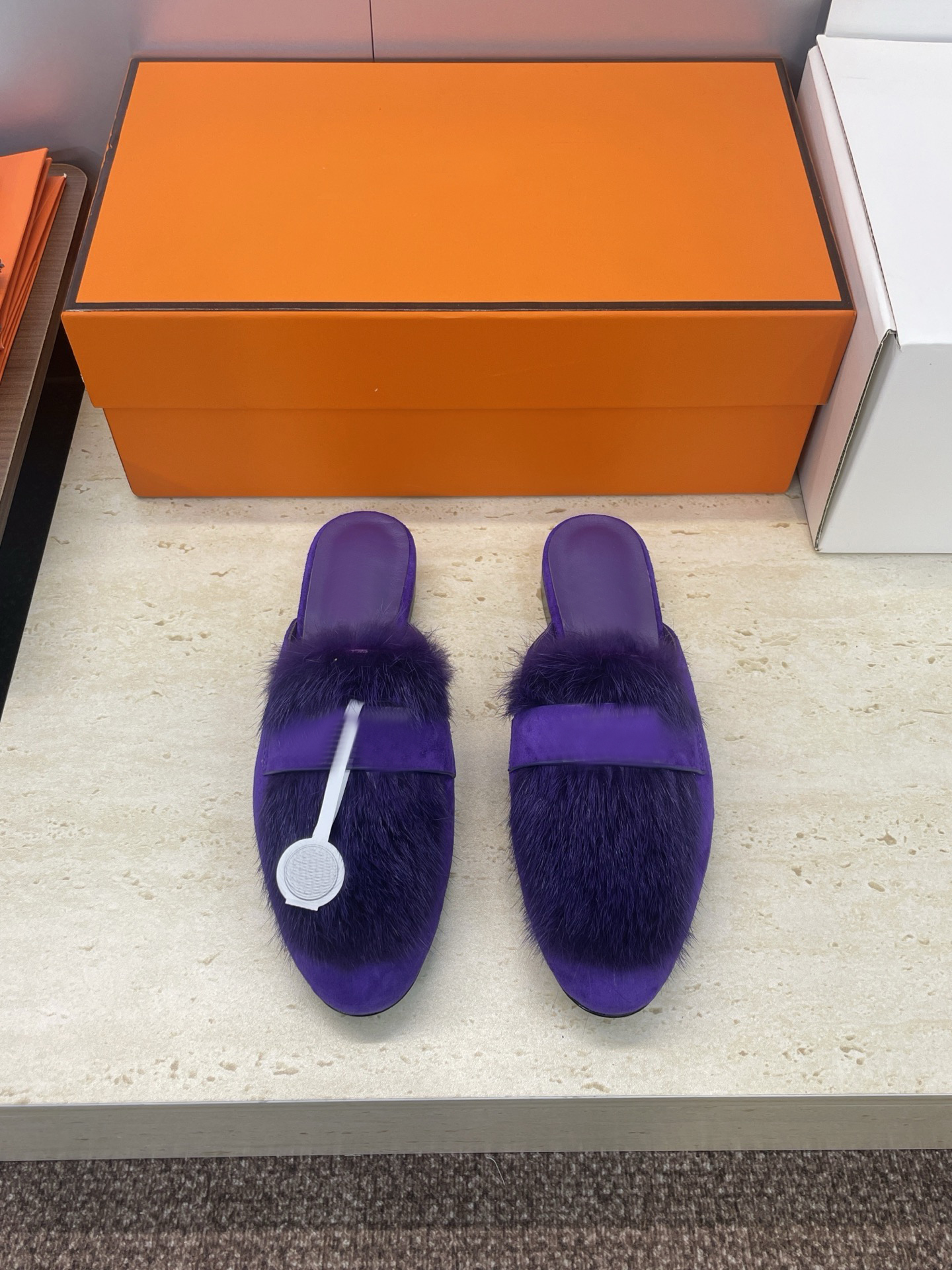 Designer Shoes luxury Mule Scuffs fashion Women Mules slippers high quality calfskin leather Color blocked lamb wool Letter Size 35-42 fur slide furry slide shoe