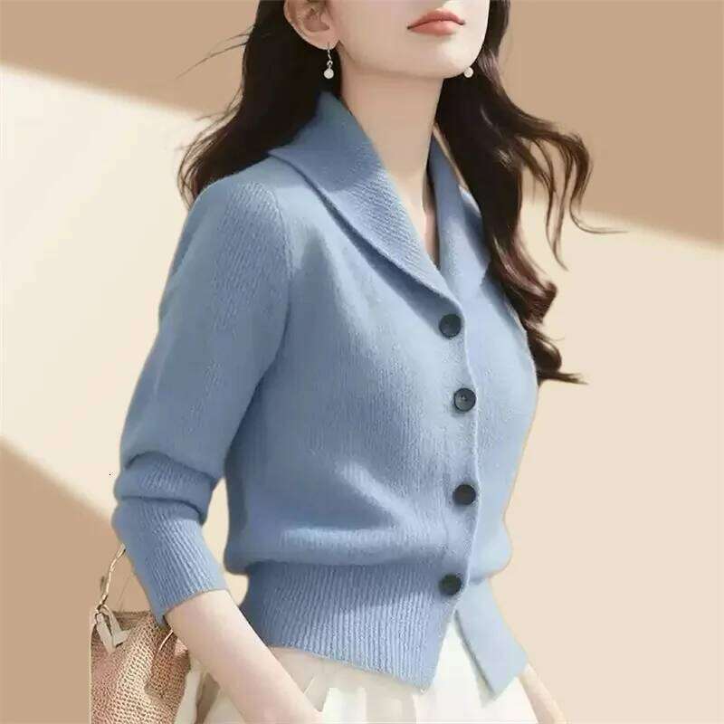 2025 New Spring Autumn Women Sweaters Elegant Solid Color Lapel Long Sleeved Knitted Cardigan Jacket Korean Female Knitwear Tops Designer Sweater Bear