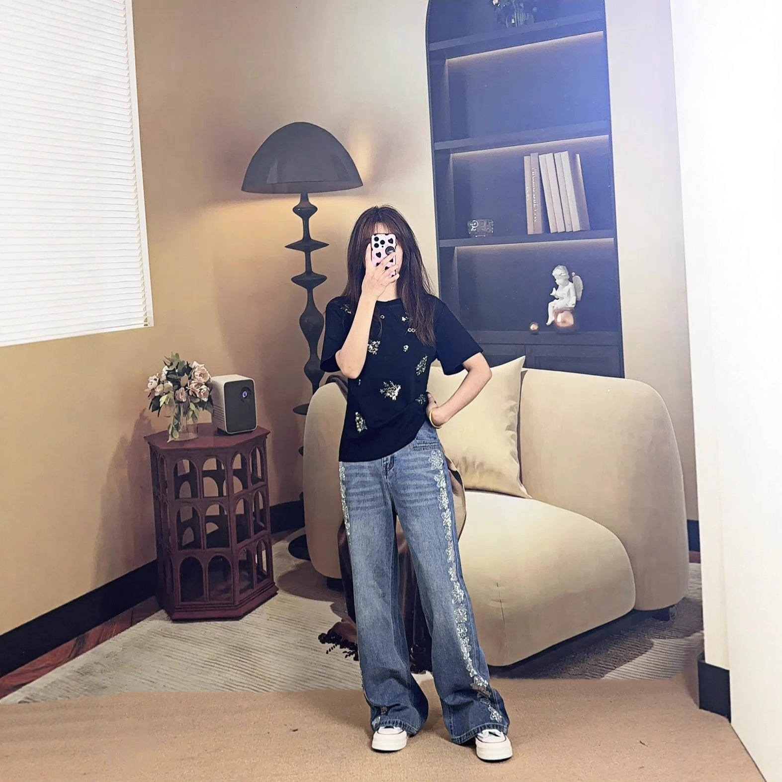 Spring Summer New Sequin Embroidery Design Fashionable Elegant Short Sleeve Stylish T-Shirt for Women High-End Daily Versatile Women's Clothing d