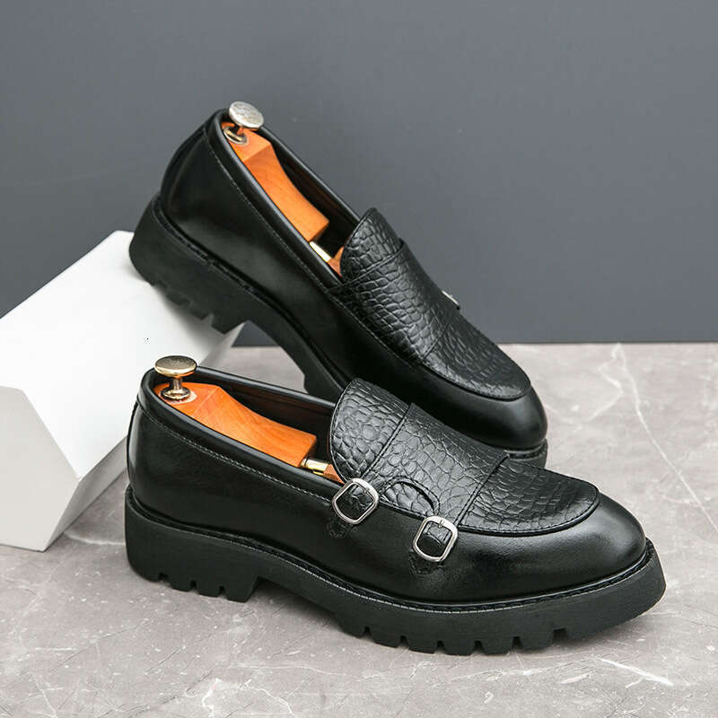 Men's shoes in plus size, new casual leather fashionable foot covers, business formal shoes, trendy suede loafers