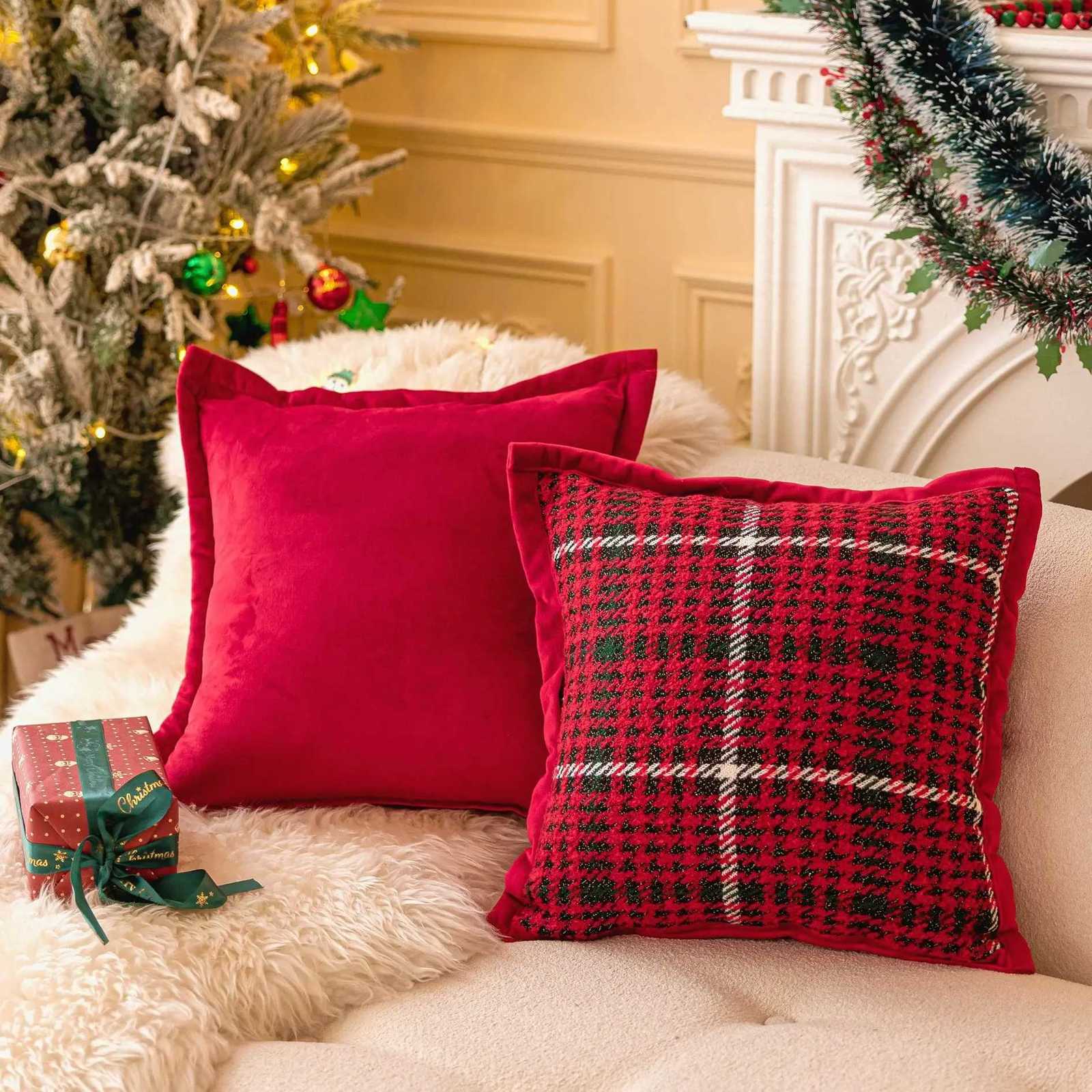 Light Luxury Christmas Plaid Sofa Pillow Cover Cojines Polyester Three-Dimensional Flower Red Throw Pillow Cushion Cover 45x45cm Y251105