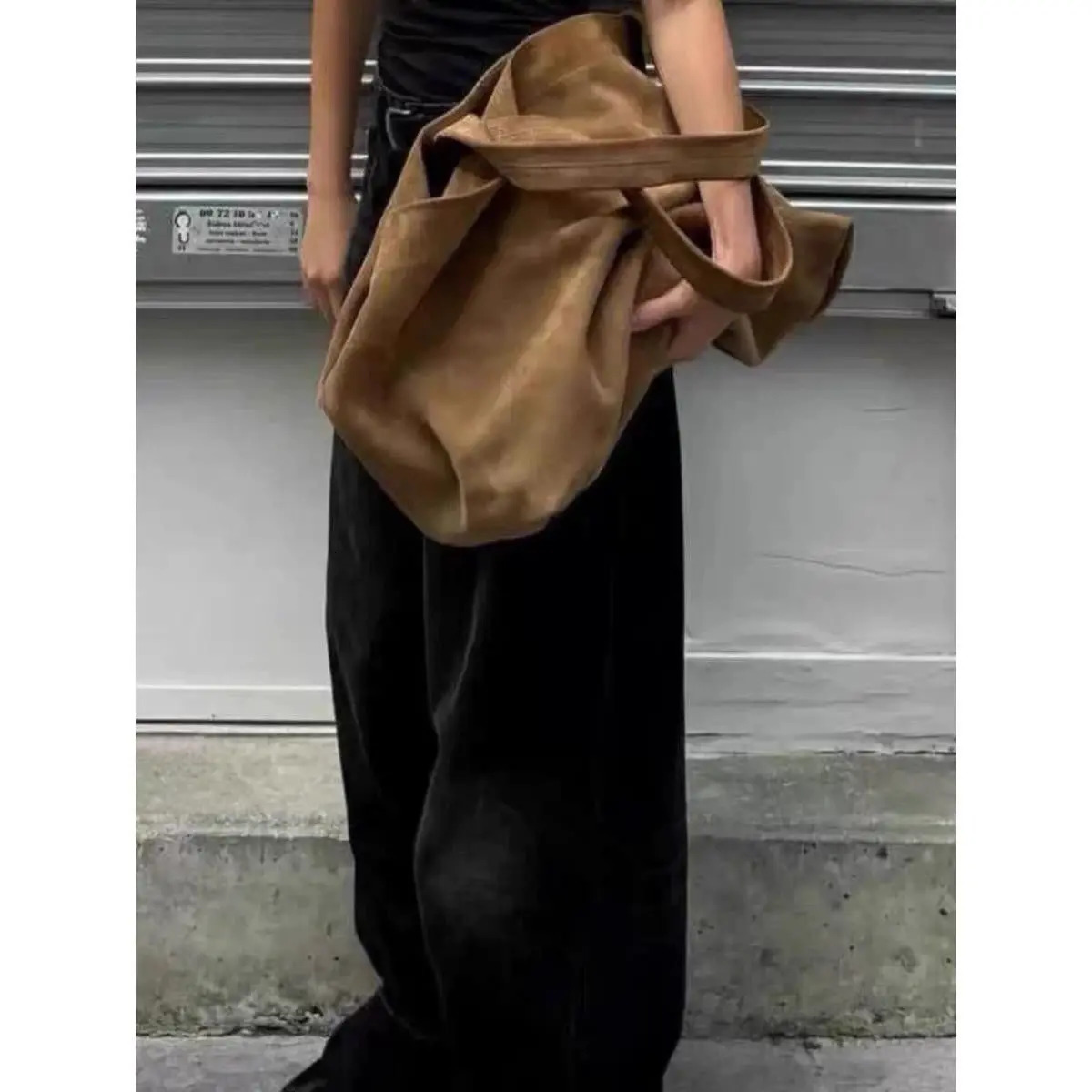 Autumn Winter Large Capacity Tote Bags for Women Retro Suede Casual Commuting Shoulder Fashion Versatile Underarm Bag 251104
