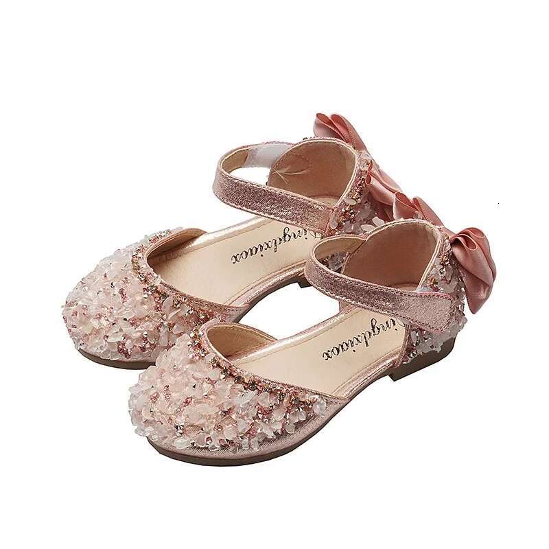 2025 New Children's Leather Wedding Children's Princess Sparkle Bow Girls' Casual Dance Shoes Designer Fashion Flat Sandals
