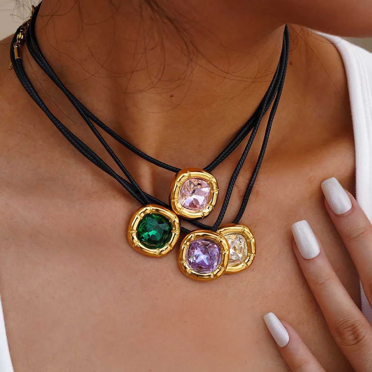 Round Square Flower Zircon Necklace Tarnish Free Stainless Steel Womens Necklace 18K Gold Plated Waterproof Quality Jewelry 251031