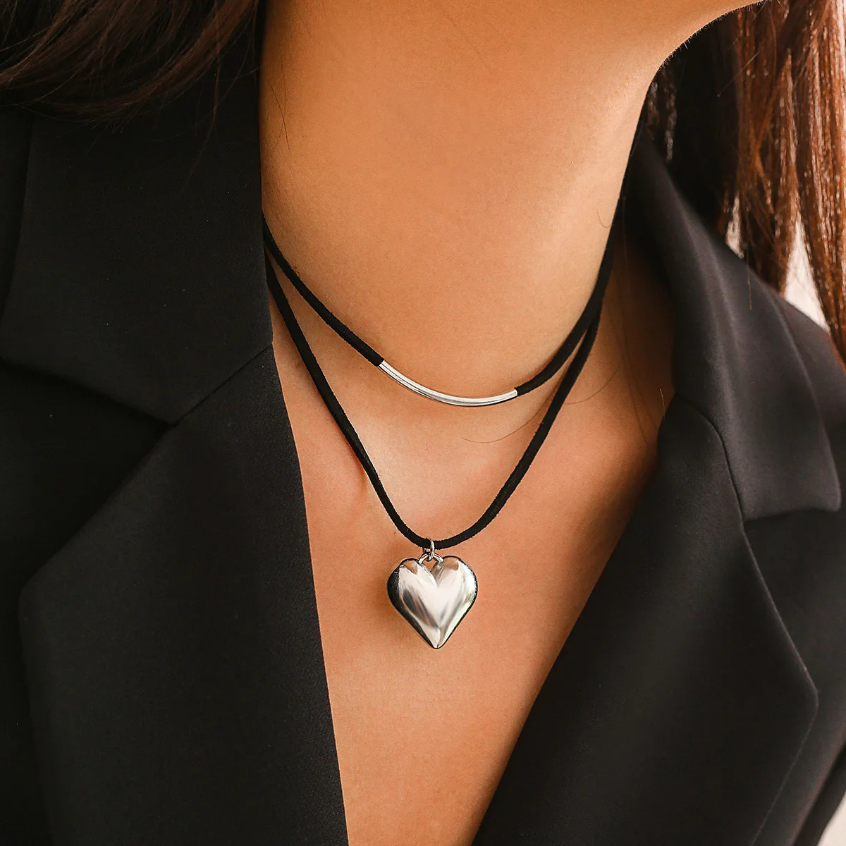 Punk Black Velvet Small Love Heart Pendant Necklace for Women Vintage Black Rope Elegant Adjustable Choker Aesthetic Jewelry 251031