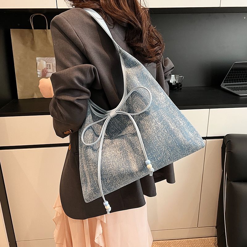 Free shipping denim underarm bag Women's new fashion college style Tote bag large capacity shoulder bag
