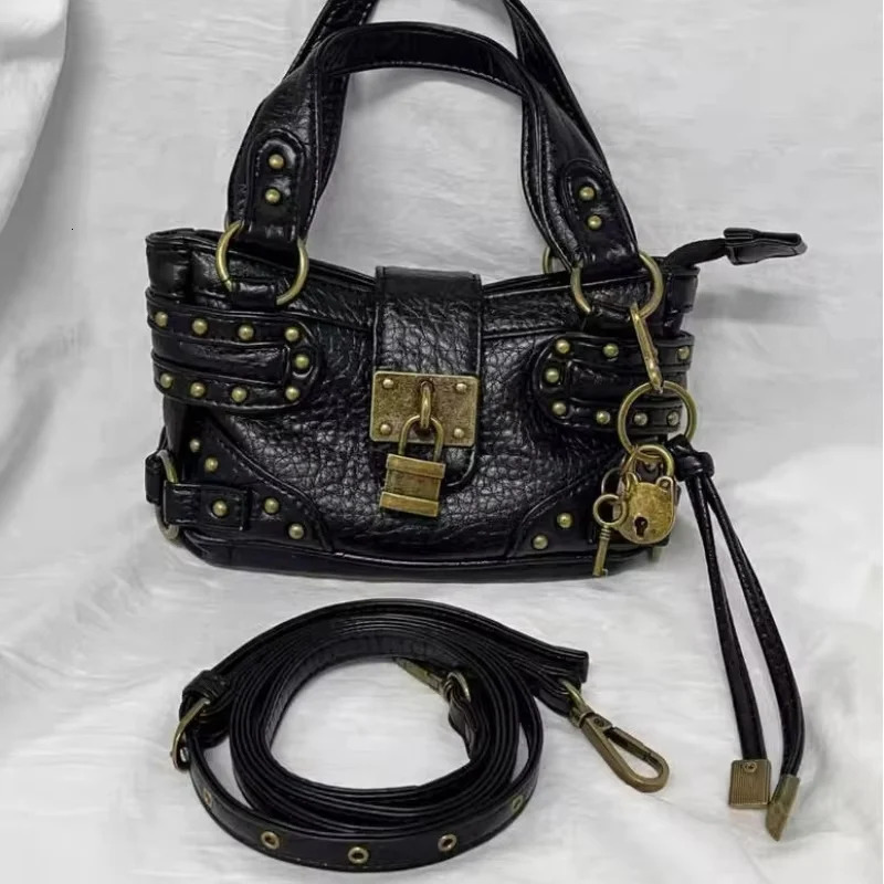 Retro Rivet Black Crossbody Bag Fashion Street Cool Motorcycle Bag Trend Lock n Small Tote Handbag High Quality Womens Bag 251031